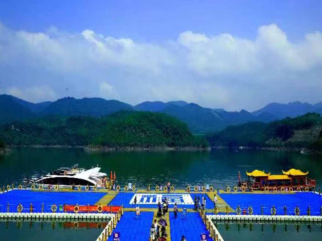 modular-floating-jetty-system-hdpe HDPE floating jetty system for marinas with interlocking plastic docks