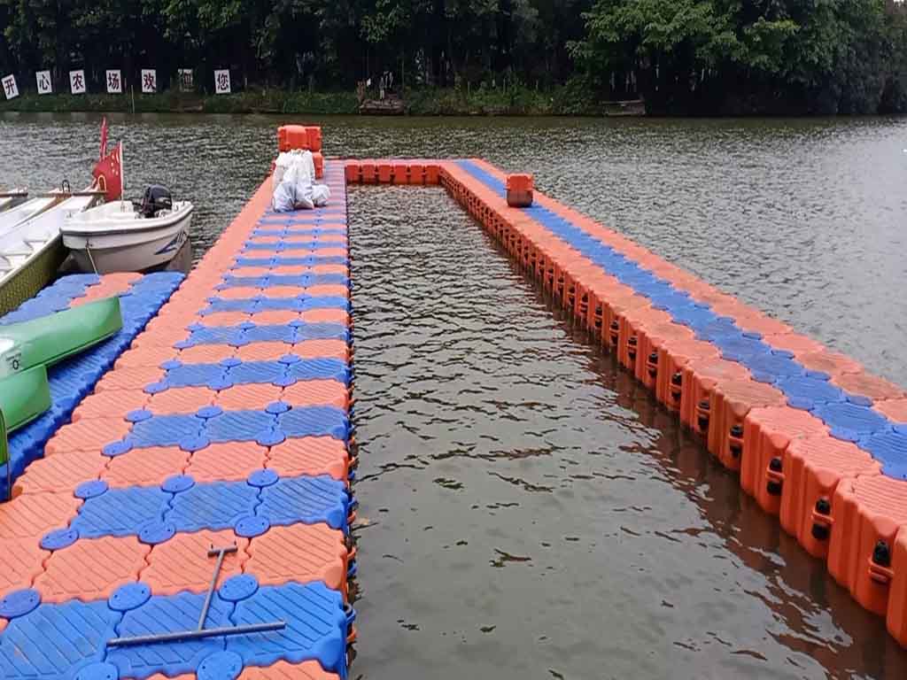 national-park-campside-kayak-dock Portable kayak floating dock at national park campground with 30cm water depth
