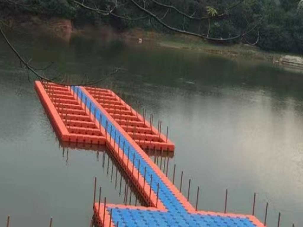 reconfigurable-fish-cage-density Expandable aquaculture system switching between grouper (20kg/m³) and tuna (50kg/m³) cages by adding/removing modular blocks