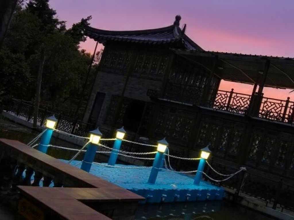 submersible-dock-lighting IP68-rated waterproof LED pathway lights illuminating 10m range for 24/7 public waterfront access