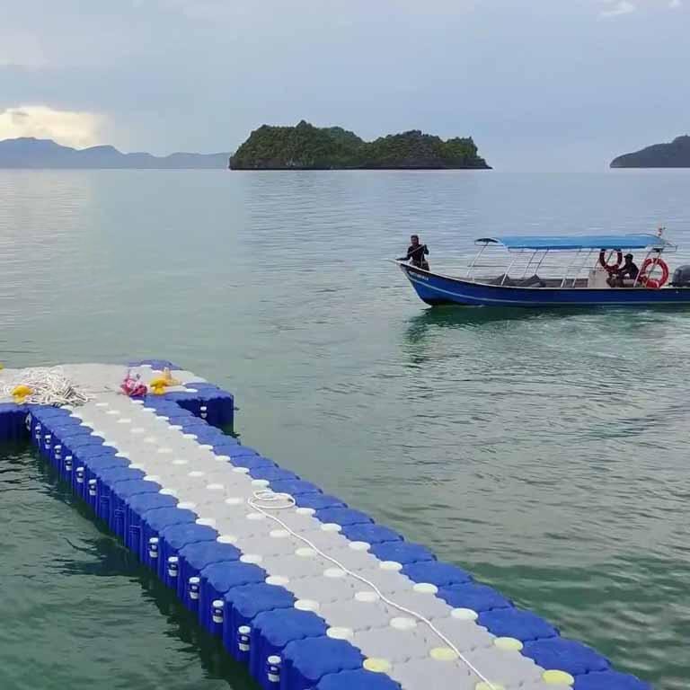Extreme Fisheries Platform bering-sea-fishing-dock