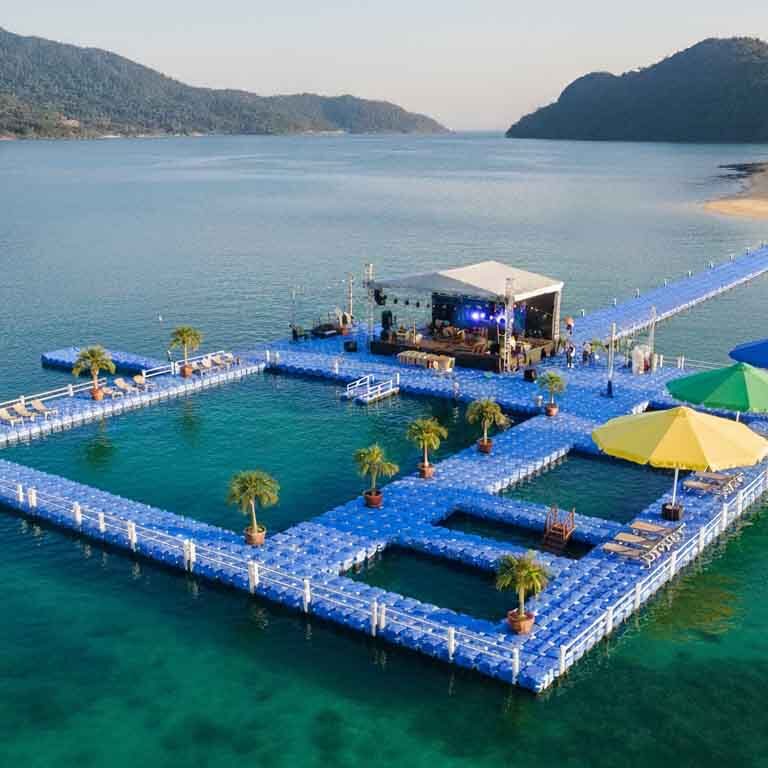 Modular HDPE floating dock in Thailand showcasing flexible resort configurations