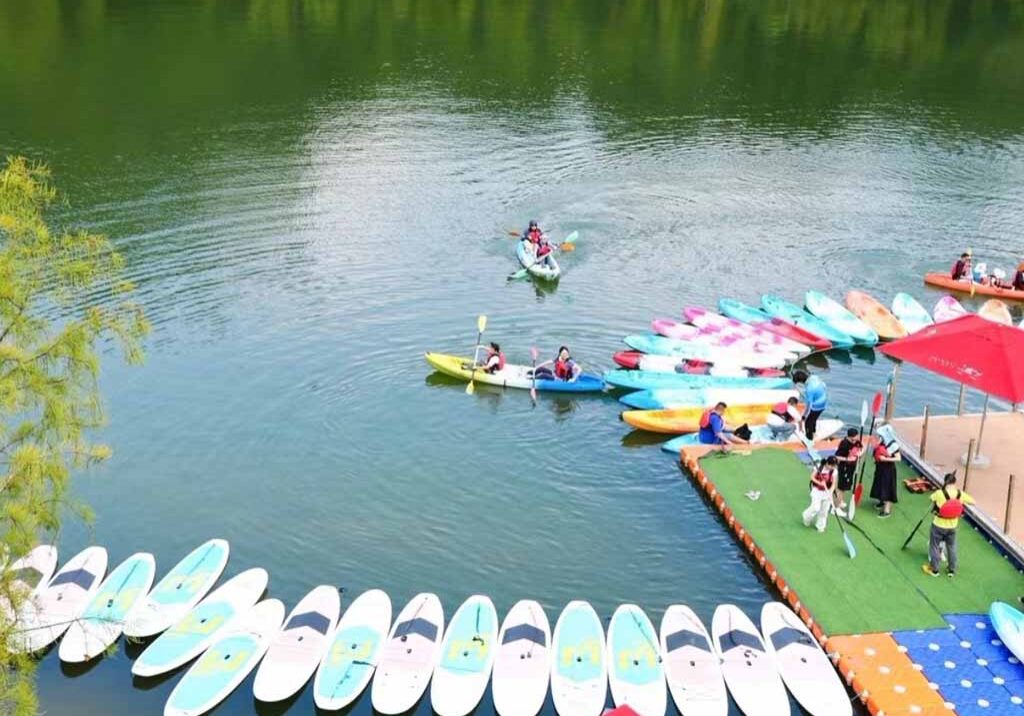 eco_kayak_launch_dock User-friendly kayak dock in a protected waterfront area