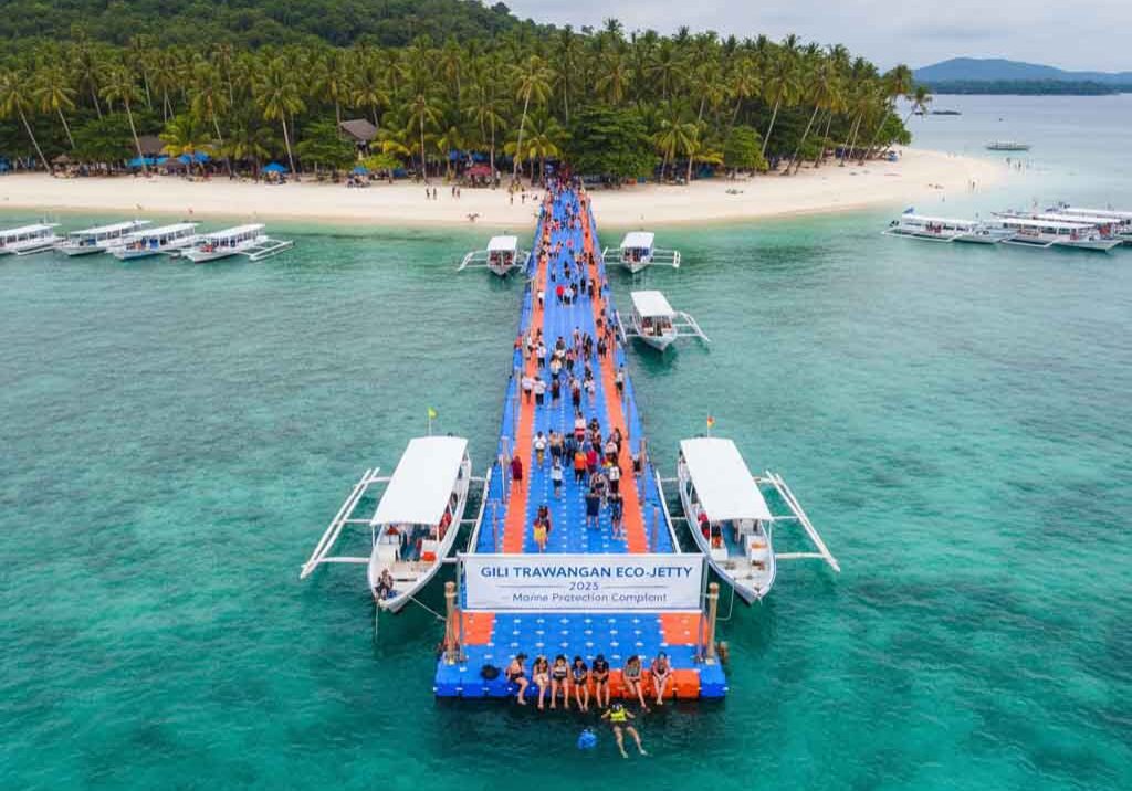 Gili Islands eco-tourism success with HDPE floating dock in Indonesia
