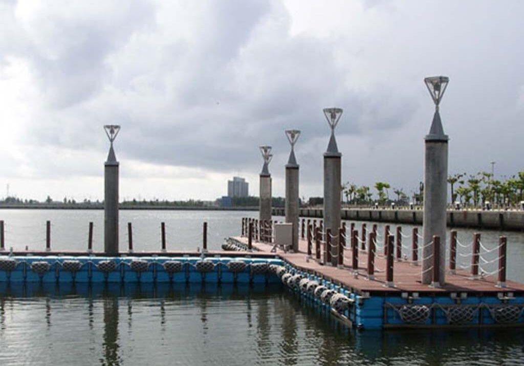 hainan marina floaging boat dock Heavy-Duty Cargo Floating Dock – Reinforced edges for bulk carriers
