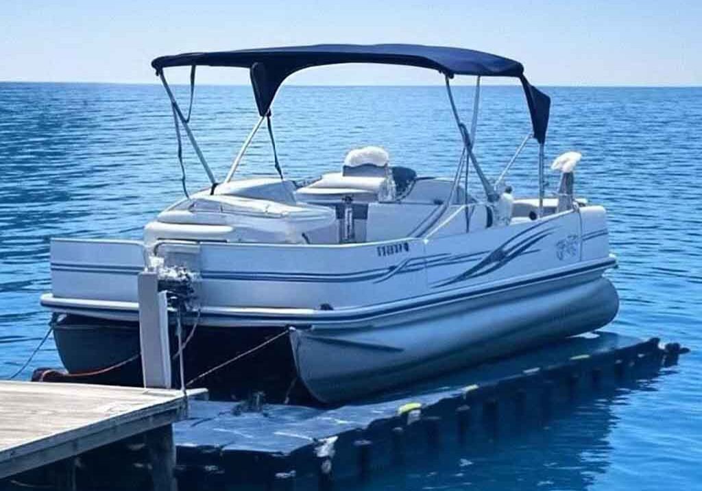 pontoon-boat-wide-ramp-safety 2.5m wide drive-on dock for pontoon boats